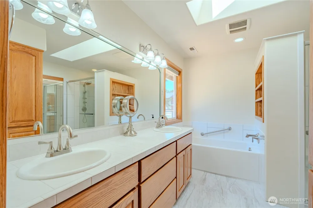 10800 NW 13th Place Salmon Creek, WA 98685