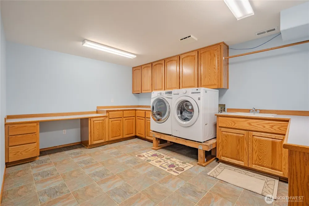 10800 NW 13th Place Salmon Creek, WA 98685