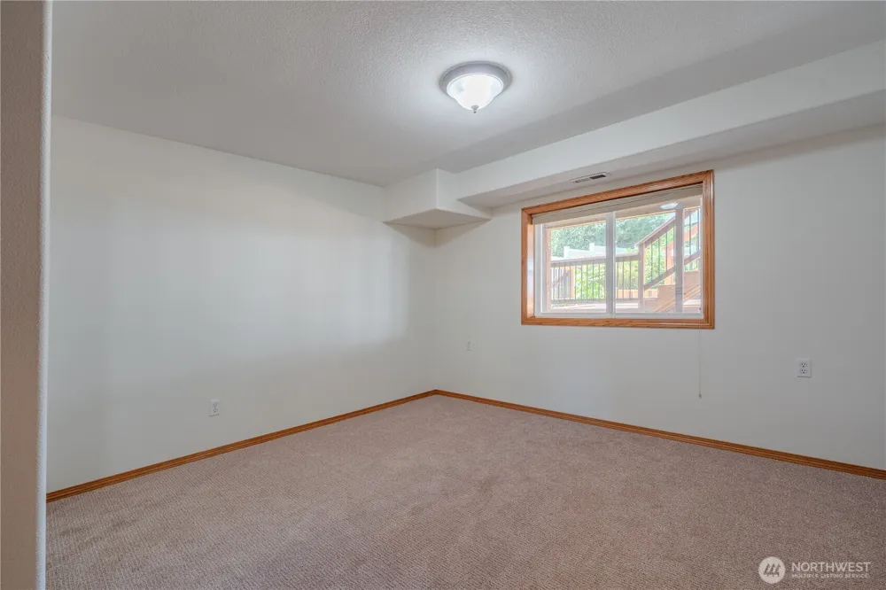 10800 NW 13th Place Salmon Creek, WA 98685