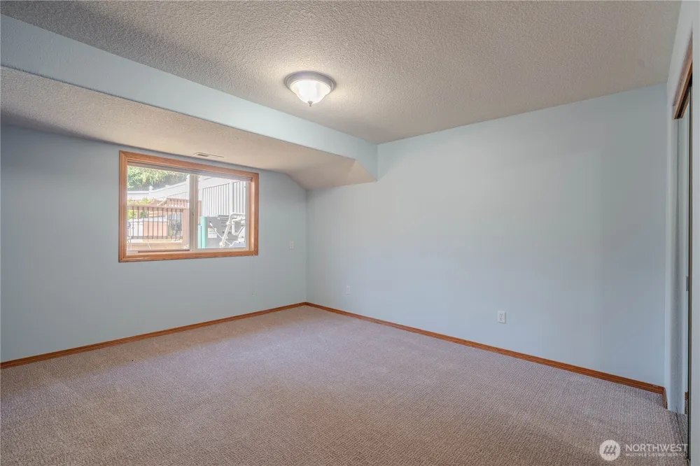 10800 NW 13th Place Salmon Creek, WA 98685