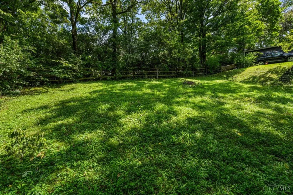 2562 Montana Avenue Cincinnati, OH 45211