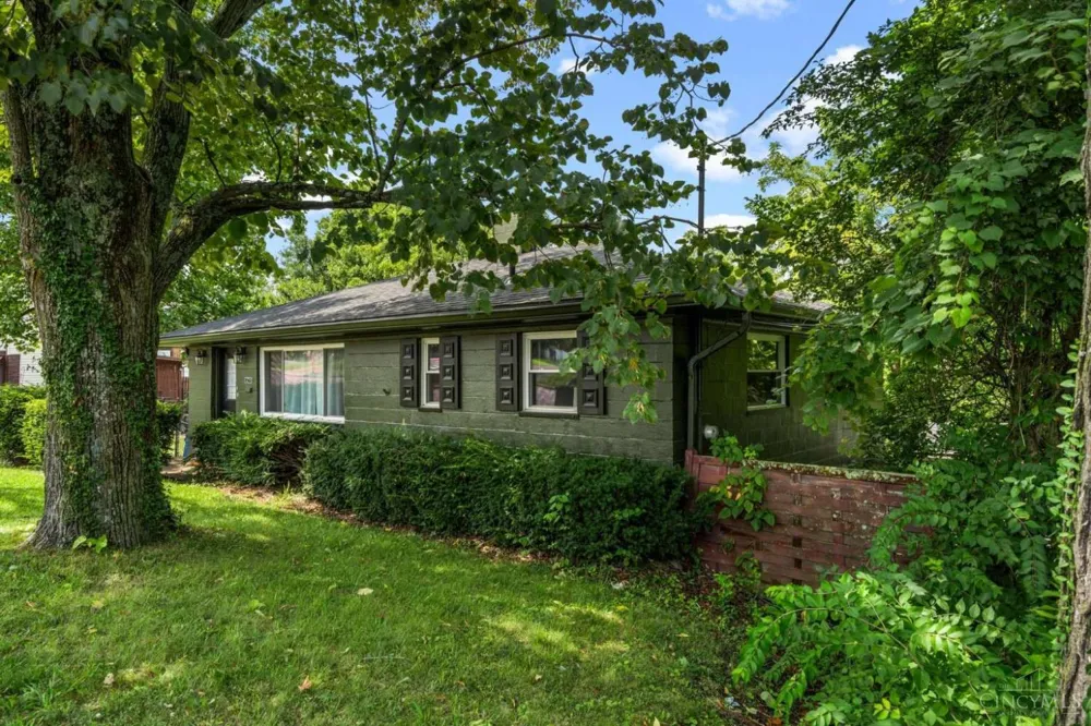 2562 Montana Avenue Cincinnati, OH 45211