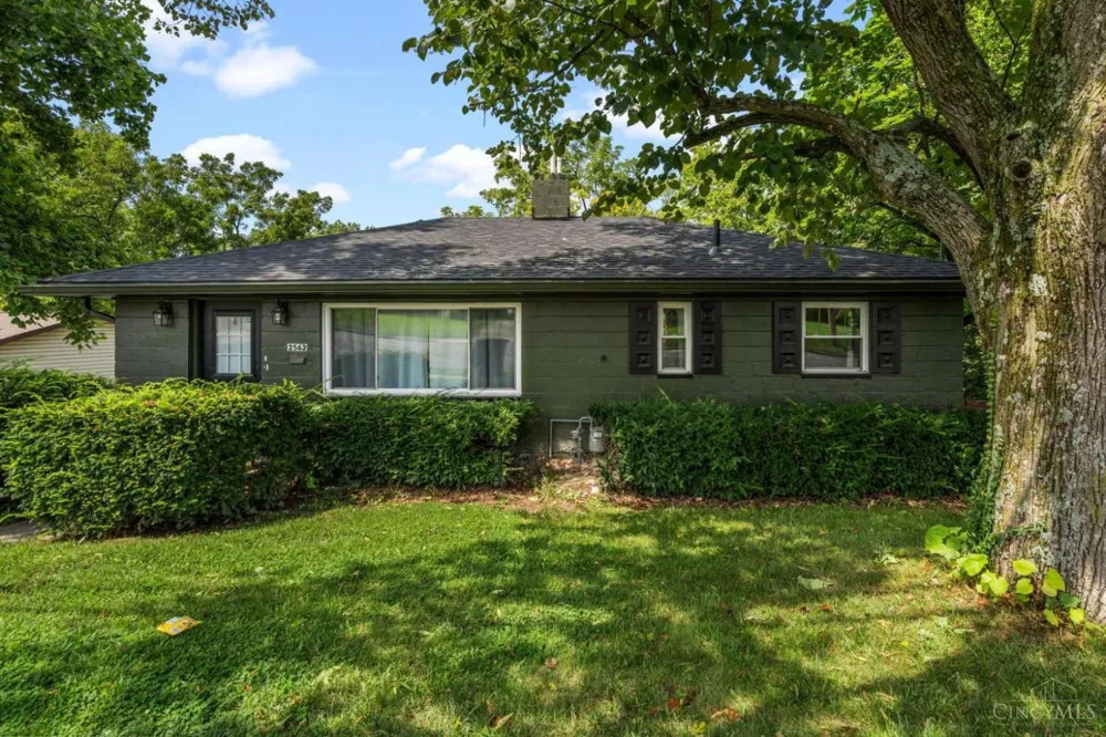 2562 Montana Avenue Cincinnati, OH 45211
