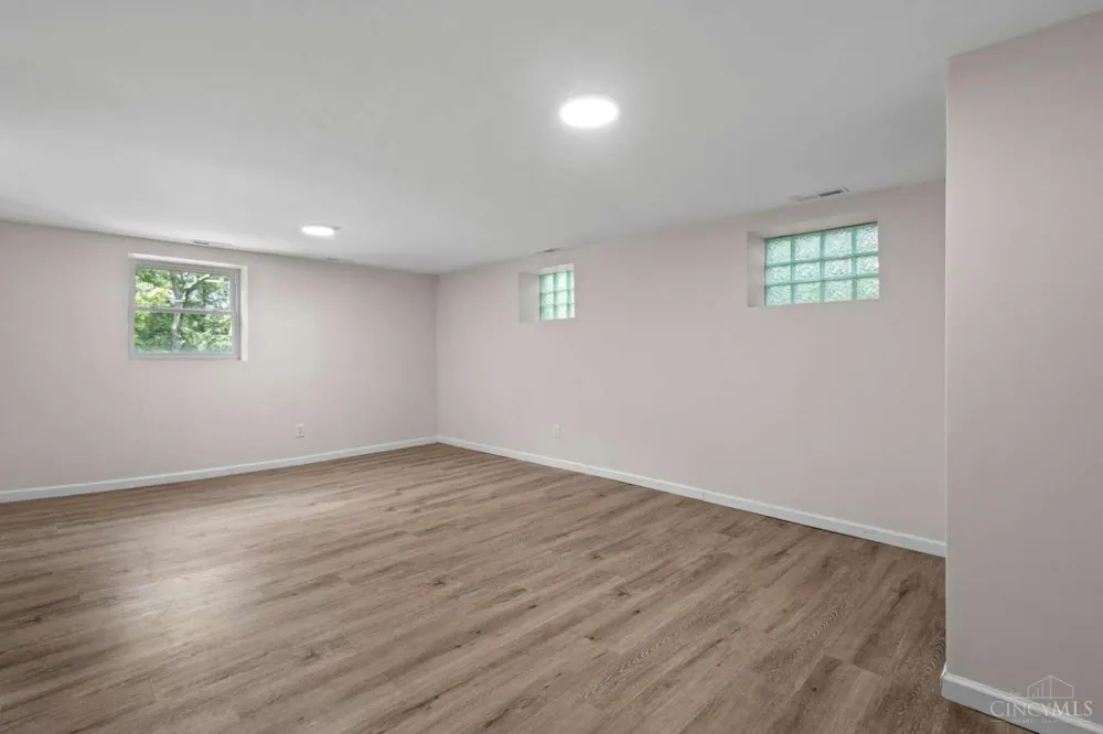 2562 Montana Avenue Cincinnati, OH 45211