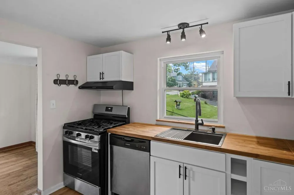 2562 Montana Avenue Cincinnati, OH 45211