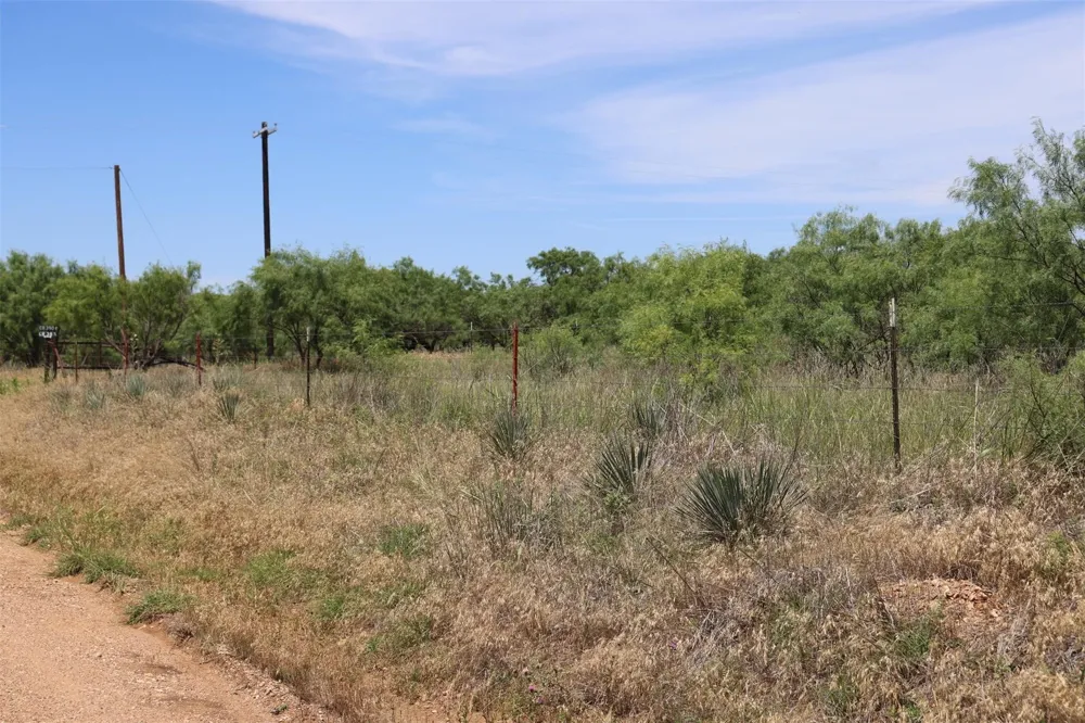 602 County Road 383 Woodson, TX 76491