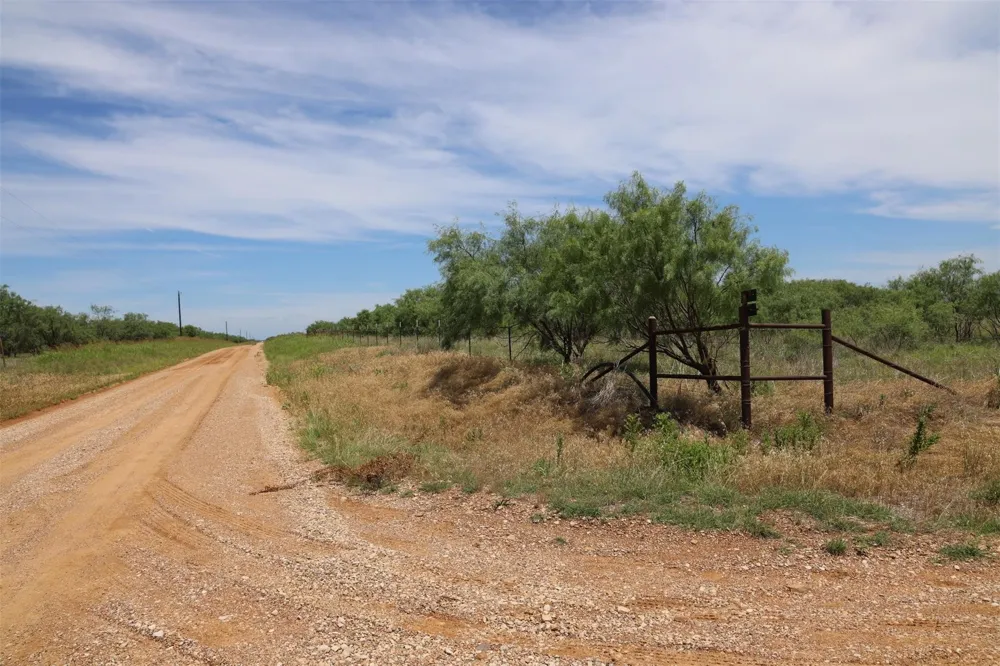 602 County Road 383 Woodson, TX 76491