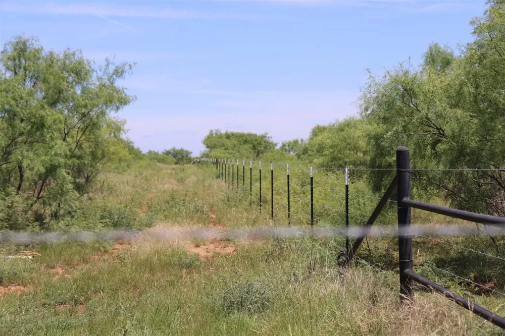 602 County Road 383 Woodson, TX 76491