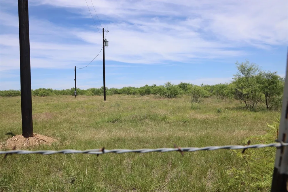 602 County Road 383 Woodson, TX 76491