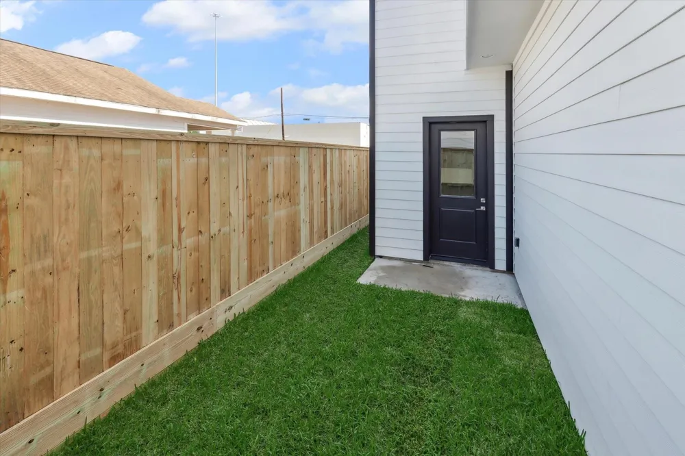 5613 Leonard Street Houston, TX 77023