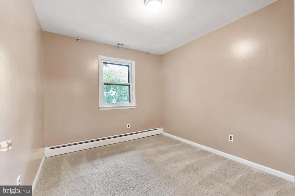 80 HIDDEN WOODS LANE Warminster, PA 18974