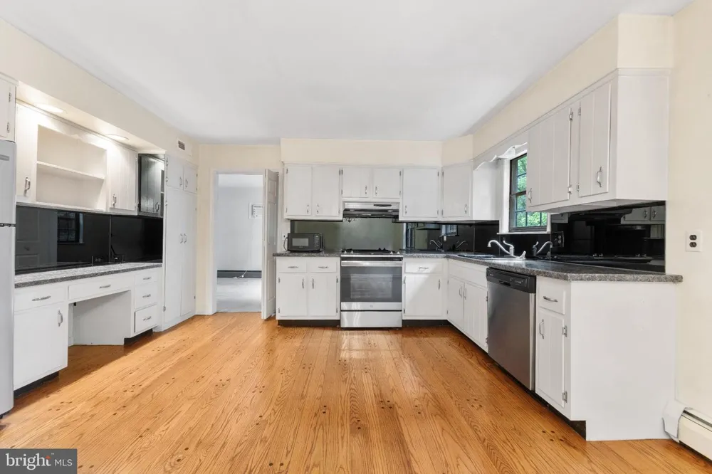 80 HIDDEN WOODS LANE Warminster, PA 18974