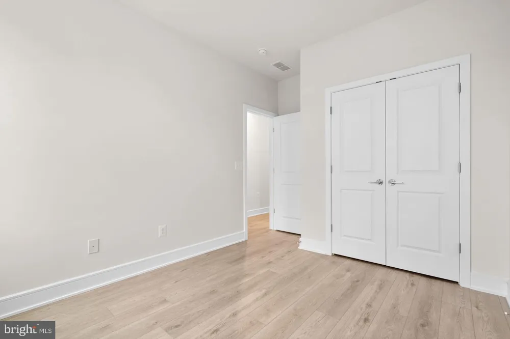 42104 PICASSO SQUARE Ashburn, VA 20148