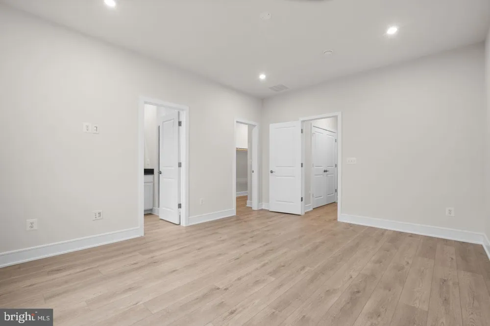 42104 PICASSO SQUARE Ashburn, VA 20148