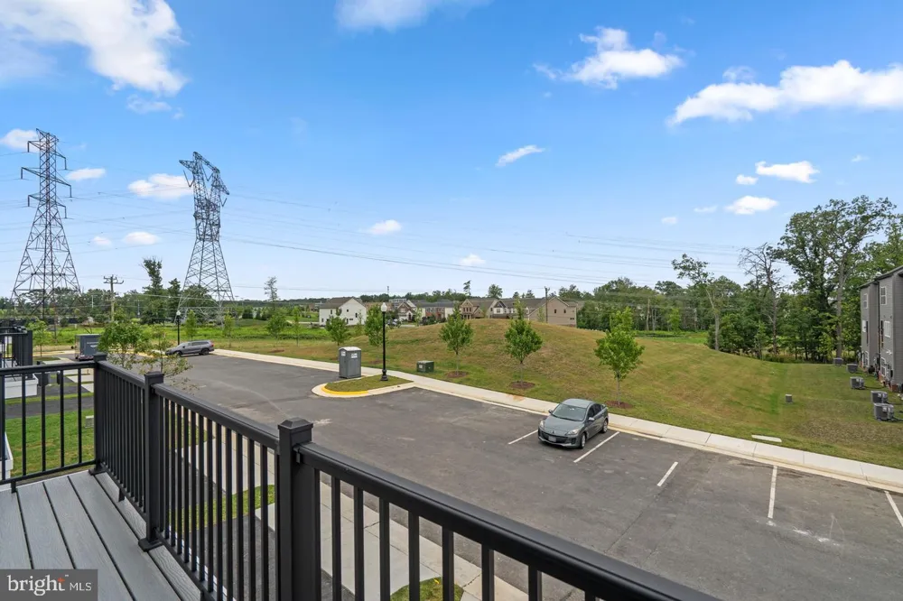 42104 PICASSO SQUARE Ashburn, VA 20148