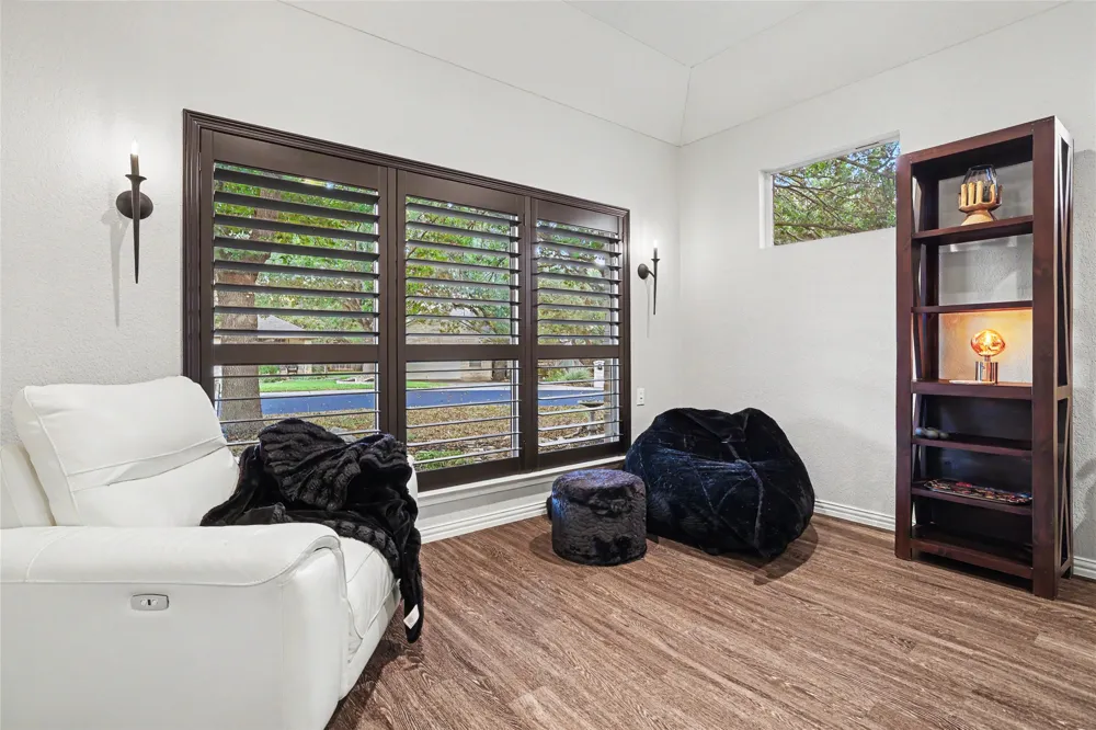 111 Brazos Drive Georgetown, TX 78628