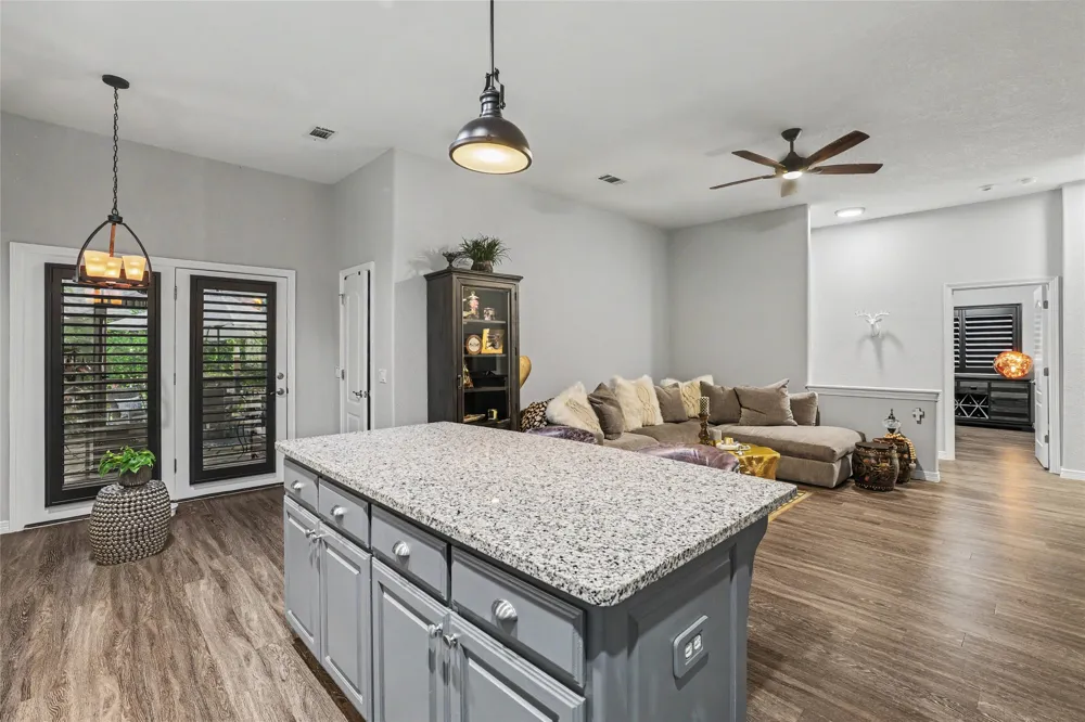 111 Brazos Drive Georgetown, TX 78628