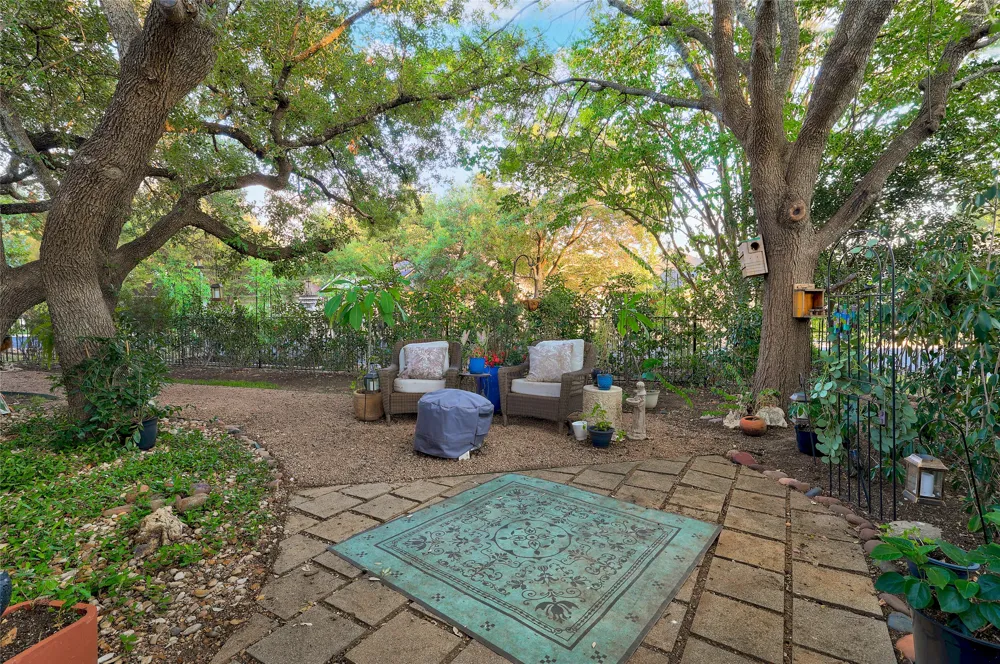 111 Brazos Drive Georgetown, TX 78628