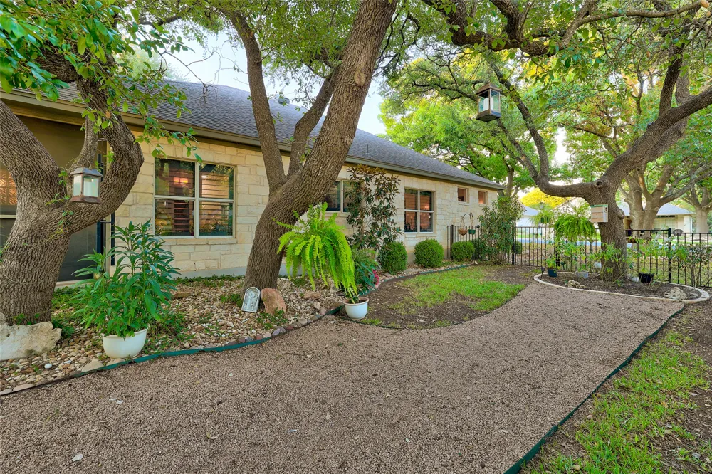 111 Brazos Drive Georgetown, TX 78628