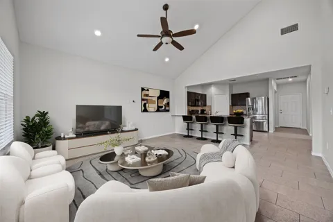 518 Luna Vista Drive