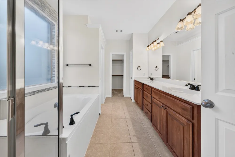 10834 Axton Court Fort Worth, TX 76052