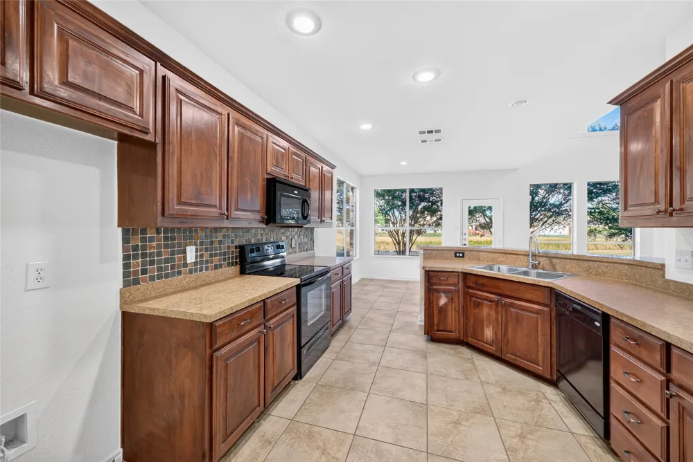 10834 Axton Court Fort Worth, TX 76052