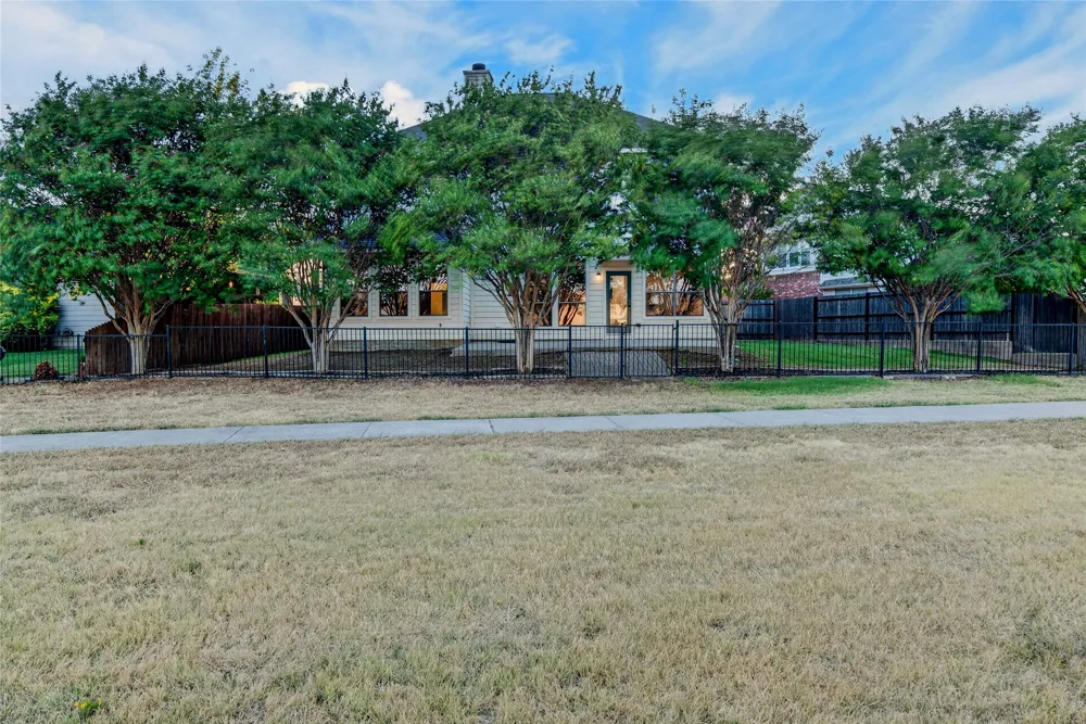 10834 Axton Court Fort Worth, TX 76052