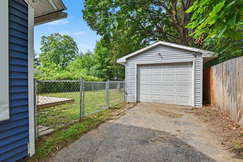 809 Hall Street Albion, MI 49224