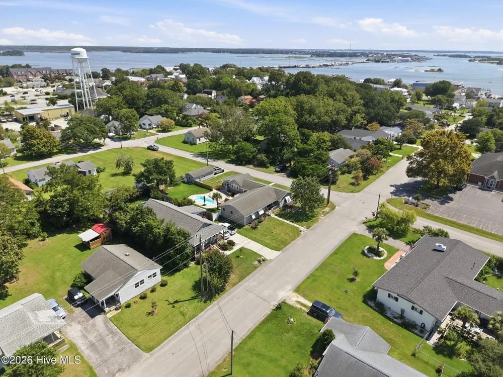 602 W Broad Street Swansboro, NC 28584