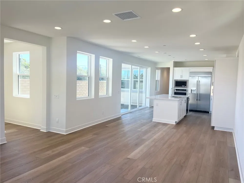 541 Tracy Place Ventura, CA 93004