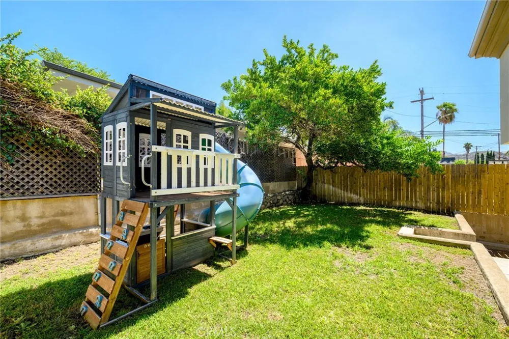 10508 Fernglen Avenue Tujunga, CA 91042