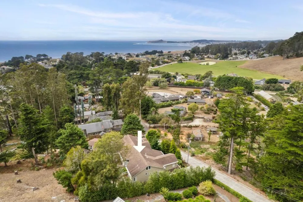 590 Miramar Drive Half Moon Bay, CA 94019