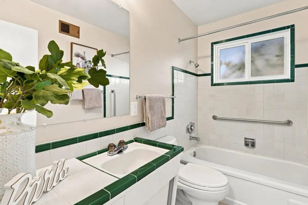 3705 Red Oak Way Redwood City, CA 94061