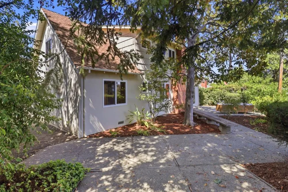 3705 Red Oak Way Redwood City, CA 94061