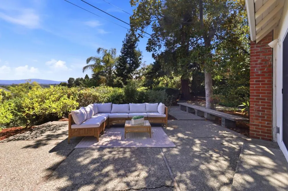 3705 Red Oak Way Redwood City, CA 94061
