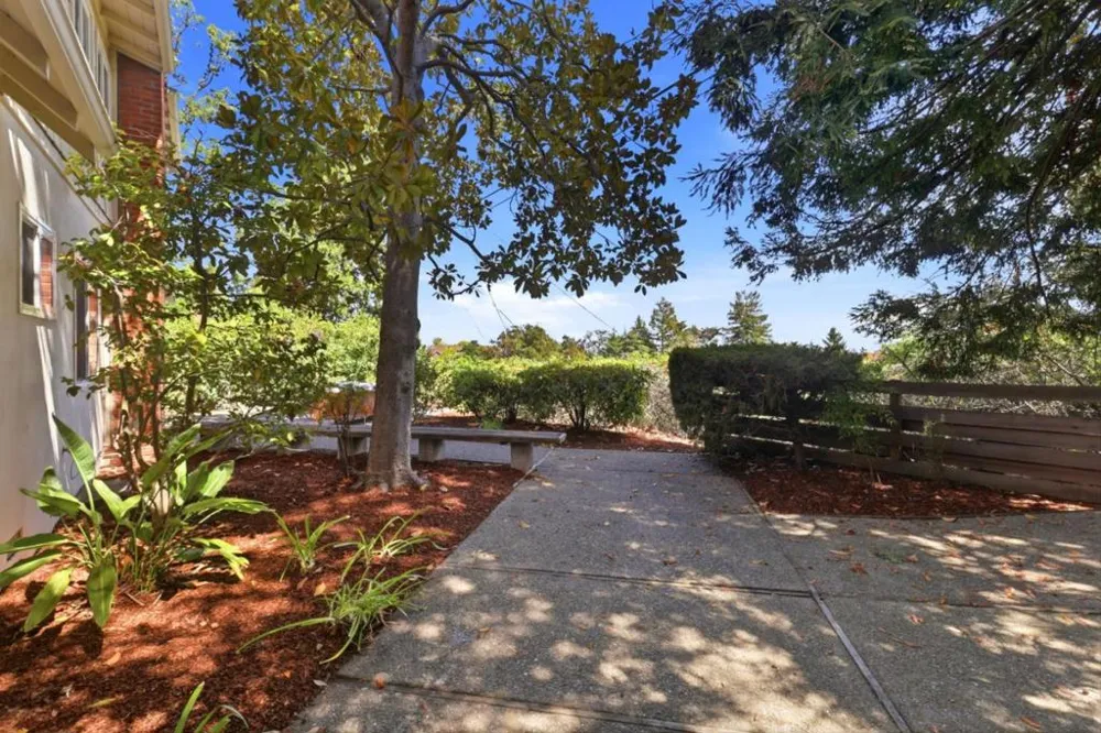 3705 Red Oak Way Redwood City, CA 94061