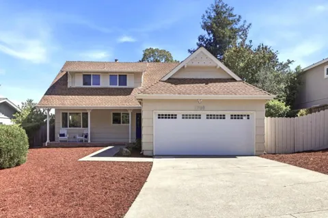 3705 Red Oak Way
