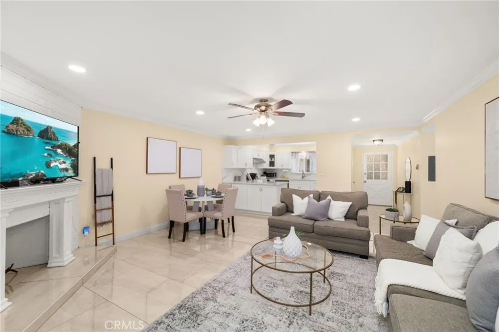 3139 E Chapman #3B Orange, CA 92869