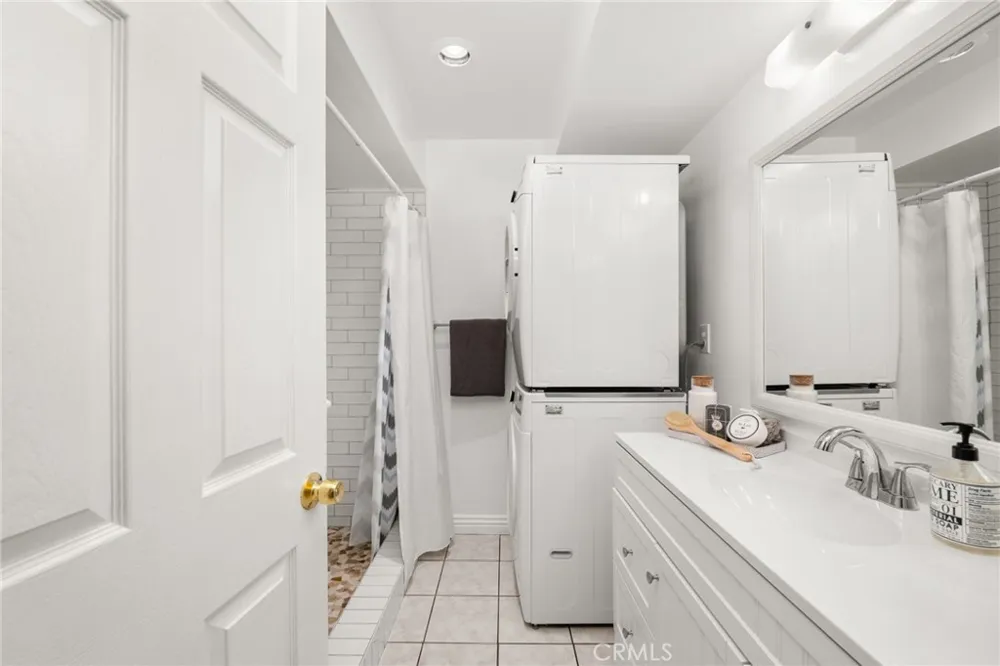 3139 E Chapman #3B Orange, CA 92869
