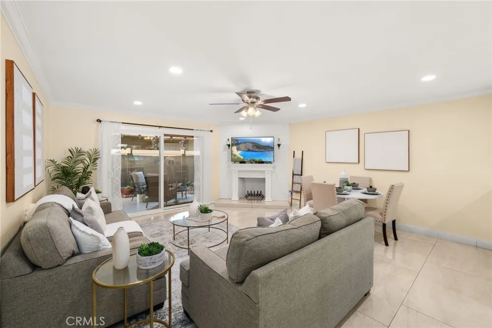 3139 E Chapman #3B Orange, CA 92869