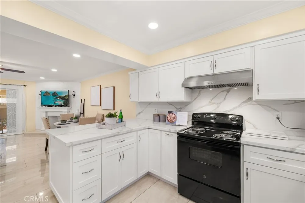 3139 E Chapman #3B Orange, CA 92869