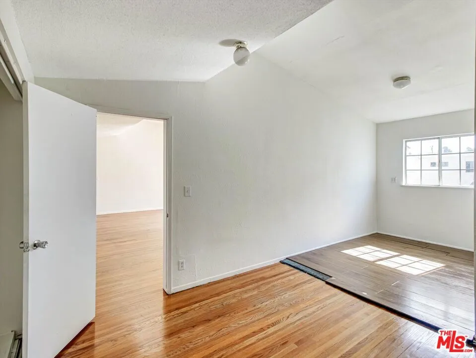 4841 W 18th Street #4 Los Angeles, CA 90019