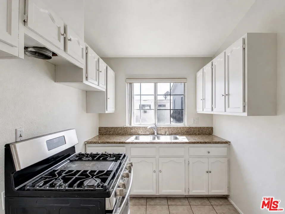 4841 W 18th Street #4 Los Angeles, CA 90019