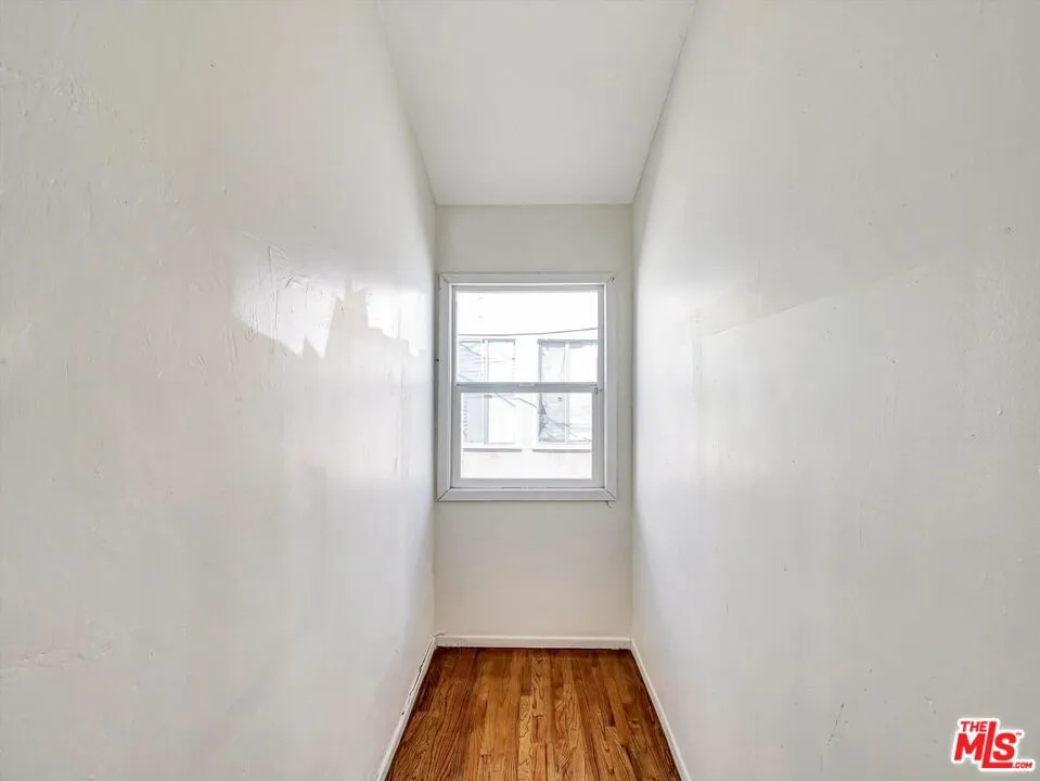 4841 W 18th Street #4 Los Angeles, CA 90019