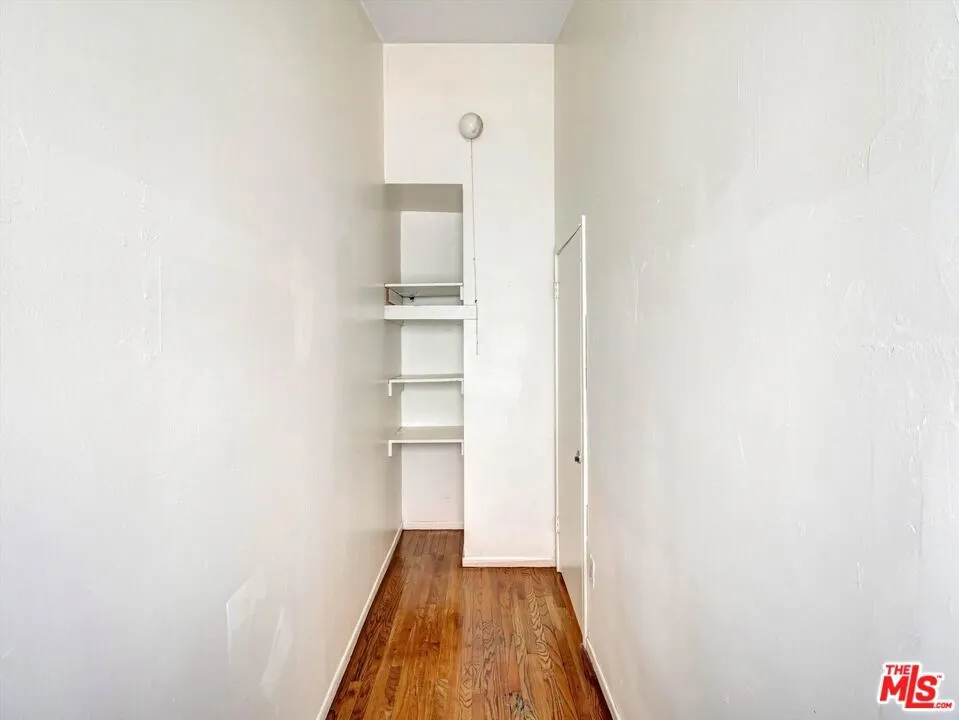 4841 W 18th Street #4 Los Angeles, CA 90019