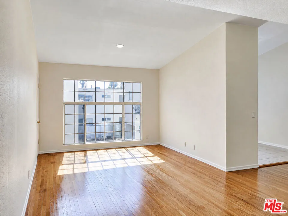 4841 W 18th Street #4 Los Angeles, CA 90019