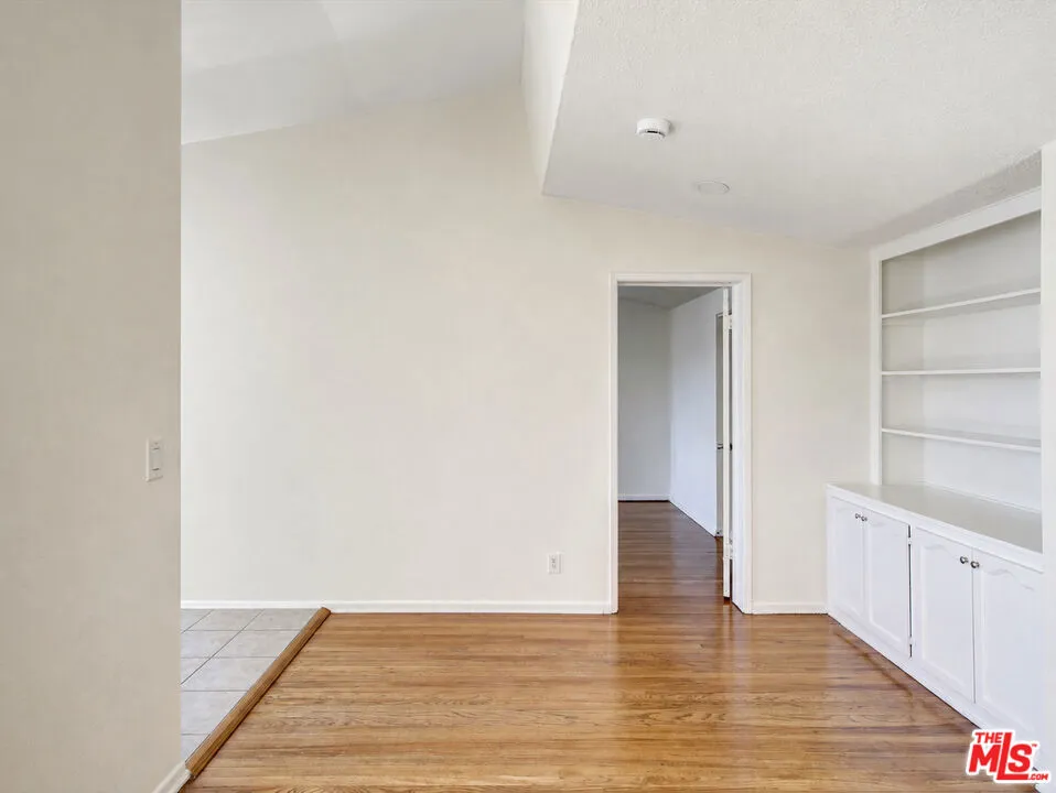 4841 W 18th Street #4 Los Angeles, CA 90019