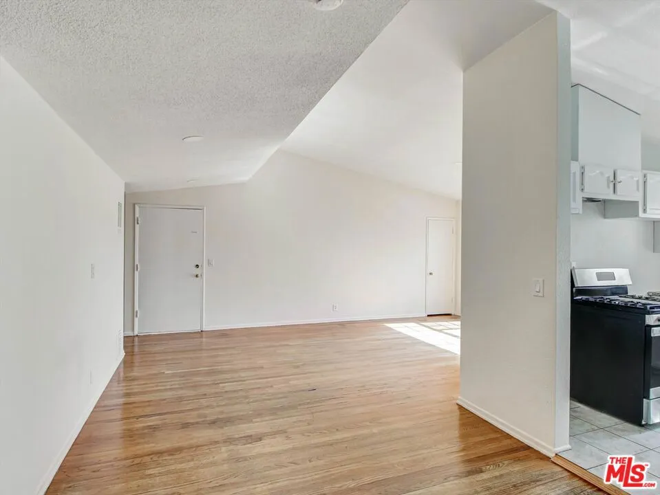 4841 W 18th Street #4 Los Angeles, CA 90019