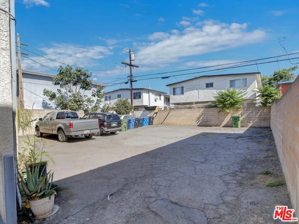 4841 W 18th Street #4 Los Angeles, CA 90019