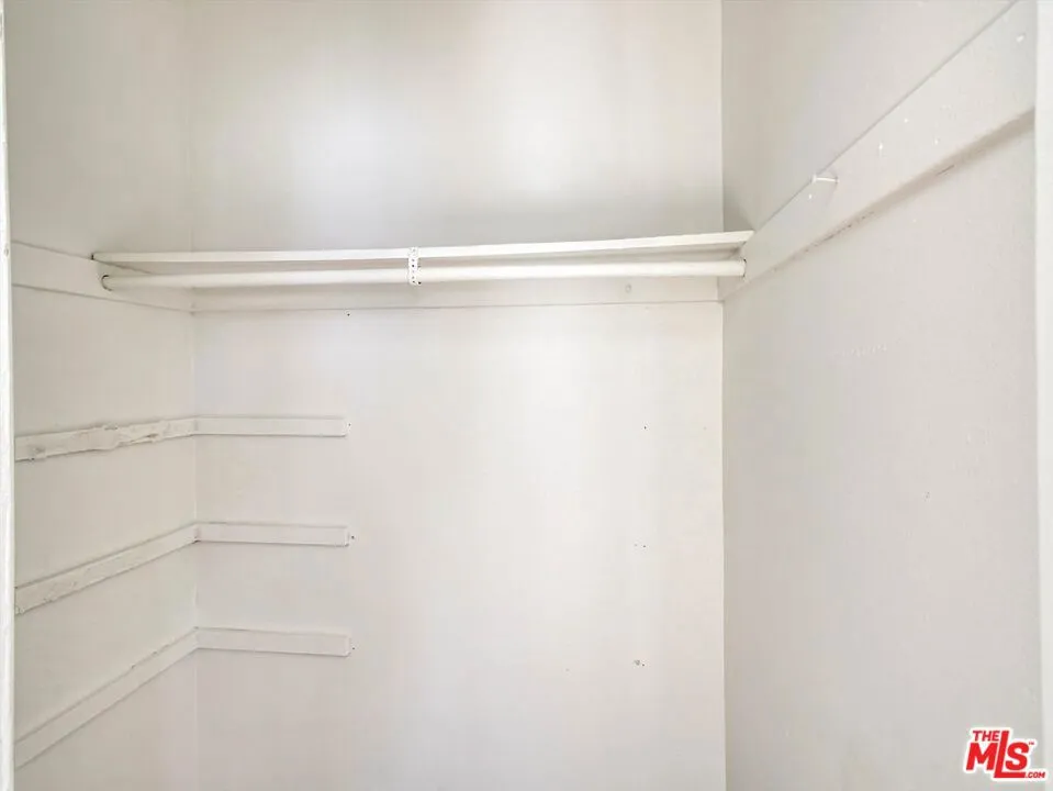 4841 W 18th Street #4 Los Angeles, CA 90019